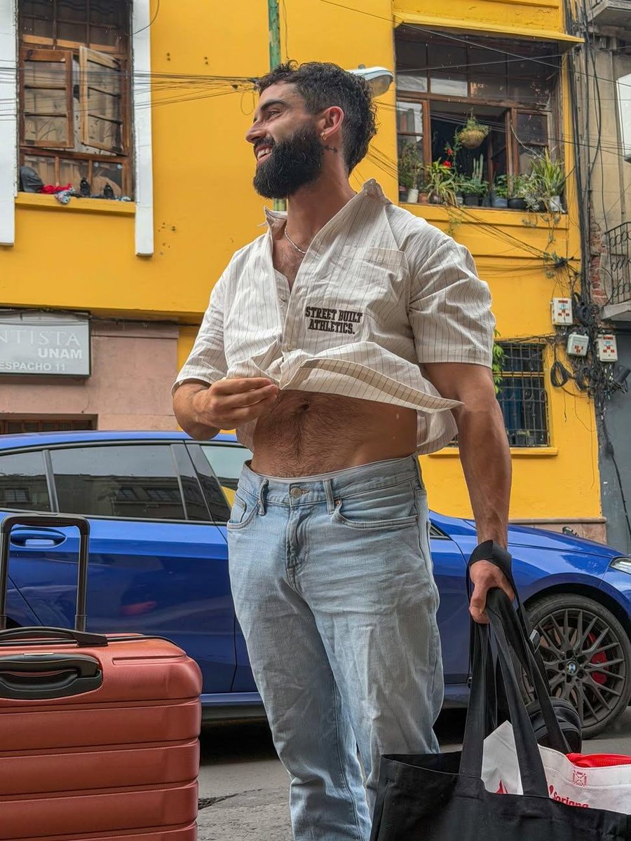 Lipo37829952's tweet photo. Nico π₯π₯π₯#handsomemen #beardedmen #hairymen #inkdmen #yummymen #husband https://t.co/OZaCXYPapI