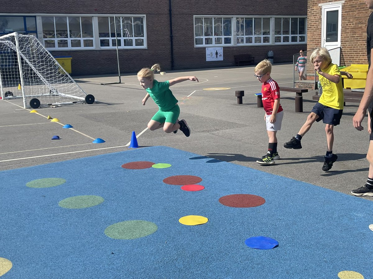 _AshOlol's tweet photo. A fantastic Sports Day full of fun, teamwork and great sportsmanship! 🌟 Well done to our amazing Year 1 children! 🏅👏 @ololprimary_HT @Sports #MakeADifference https://t.co/86SLAUvRsj