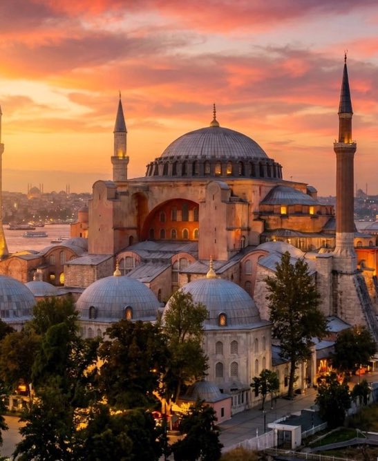 15 Temmuz Anma Etkinlikleri Kapsamında Türkiye Genelinde Sela Okunuyor