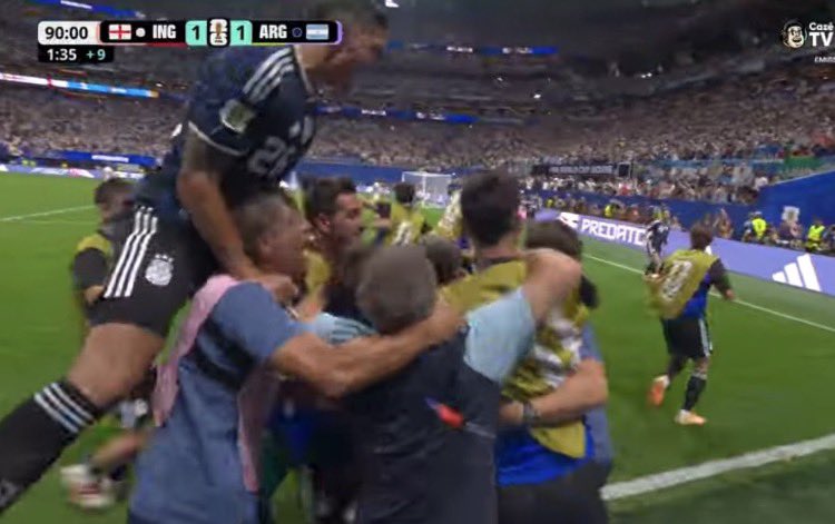 vamostimaooooo's tweet photo. Aqui eu parei de assistir futebol, não pode ser…😭 https://t.co/UPbTioeJSW