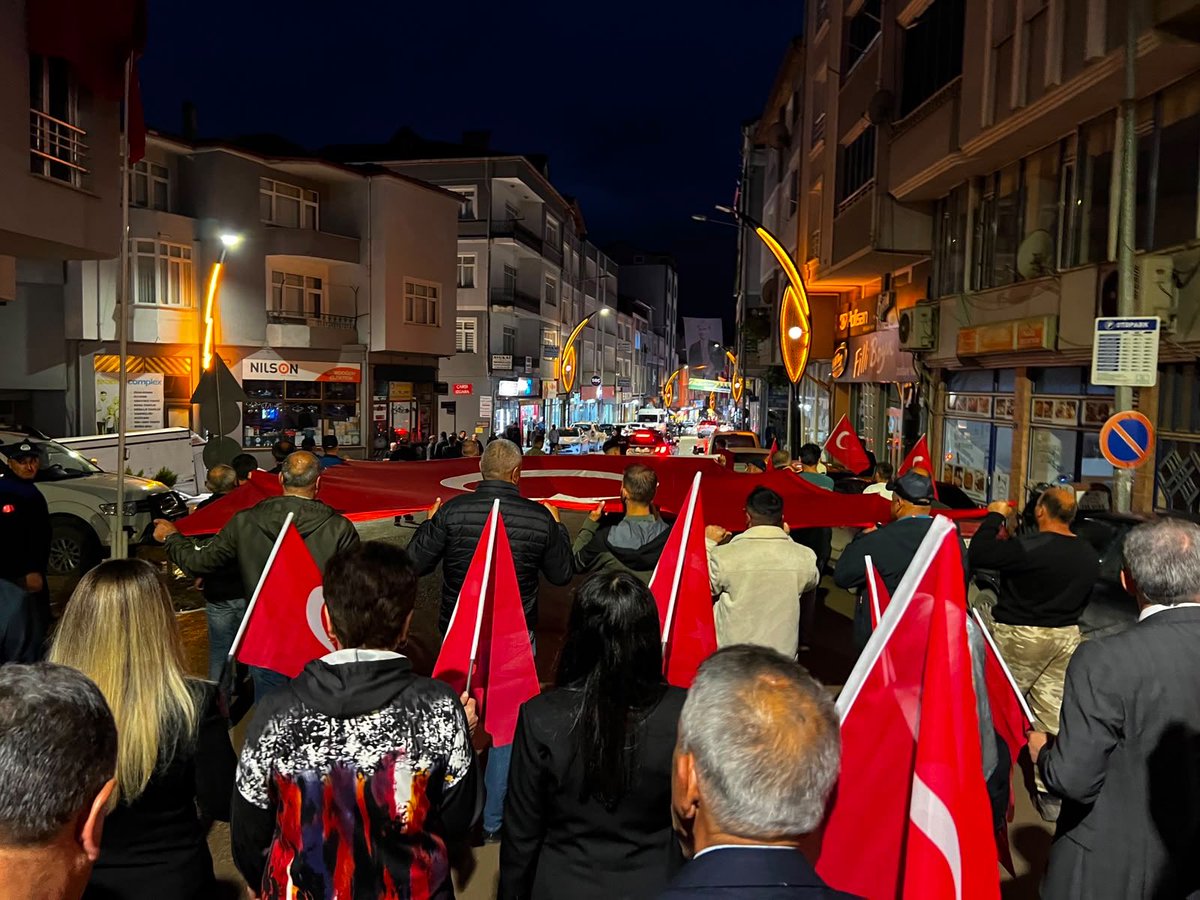 Aybasti_Ordu's tweet photo. 15 Temmuz Demokrasi ve Milli Birlik Günü programı kapsamında ilçemizde yoğun katılımla Demokrasi ve Milli Birlik Yürüyüşü icra edildi.

Yürüyüş sonrası 15 Temmuz Demokrasi Şehitleri Parkında Anma Programı düzenlendi.

#iradebizimzaferbizim https://t.co/WbmSs062vB