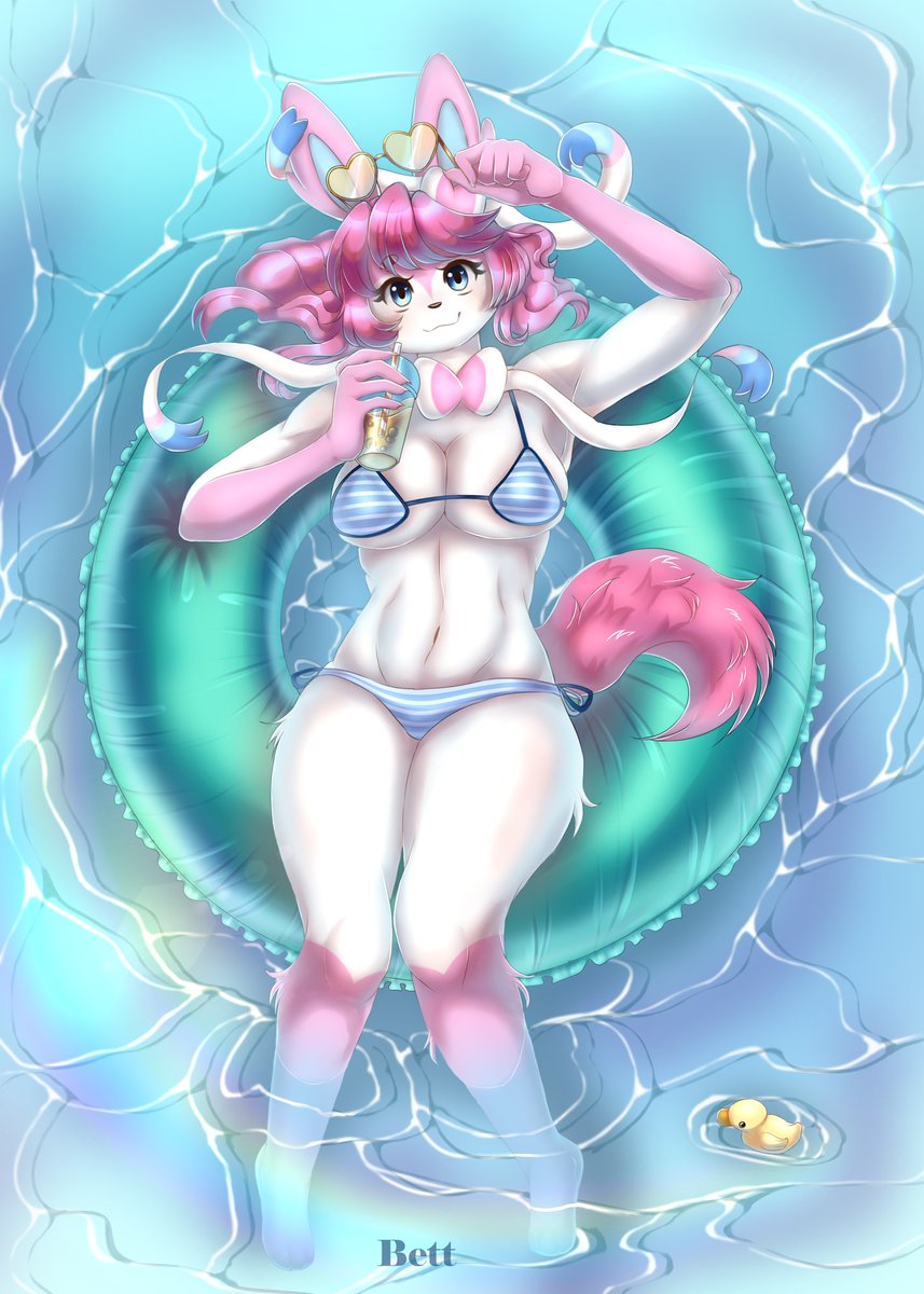 _tia_chan_'s tweet photo. Have you been to the seaside this summer yet? 👀 https://t.co/zfotJInEQs