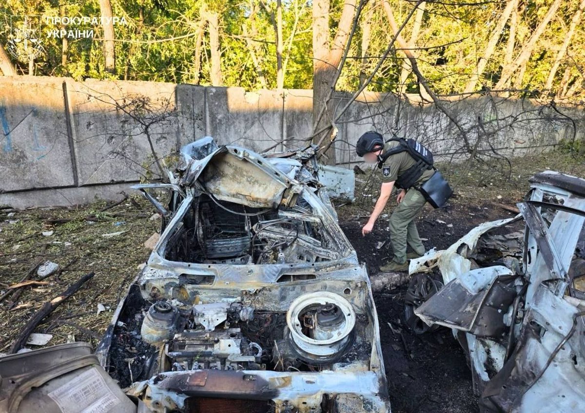 Maks_NAFO_FELLA's tweet photo. 💔 3 people have already been killed and 15 wounded as a result of the Russian attack with guided aerial bombs on Zaporizhzhia… https://t.co/oC6KWjwpYX