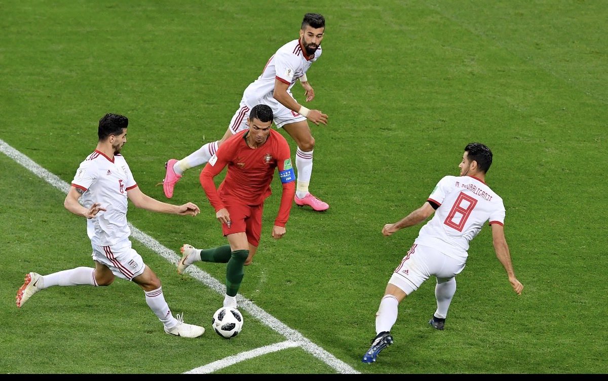K_Fo's tweet photo. @football_li5 طبيعي لو تعيد كل اللقطات ميسي لحاله ولا احد قاعد يعرقله عكس كرستيانو هههههههههههه

فرق مقامات https://t.co/SOi8fI2joW