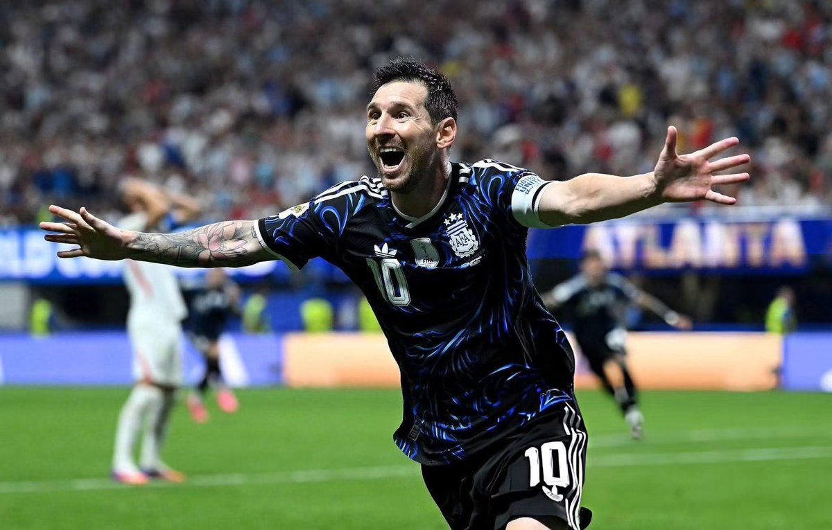 GulHamxa's tweet photo. FINAL, HERE WE COMEEEEEEE!!!
ONLY GOAT CAN DO. 🇦🇷🇦🇷
@FIFAWorldCup https://t.co/yy8WNIP9GT