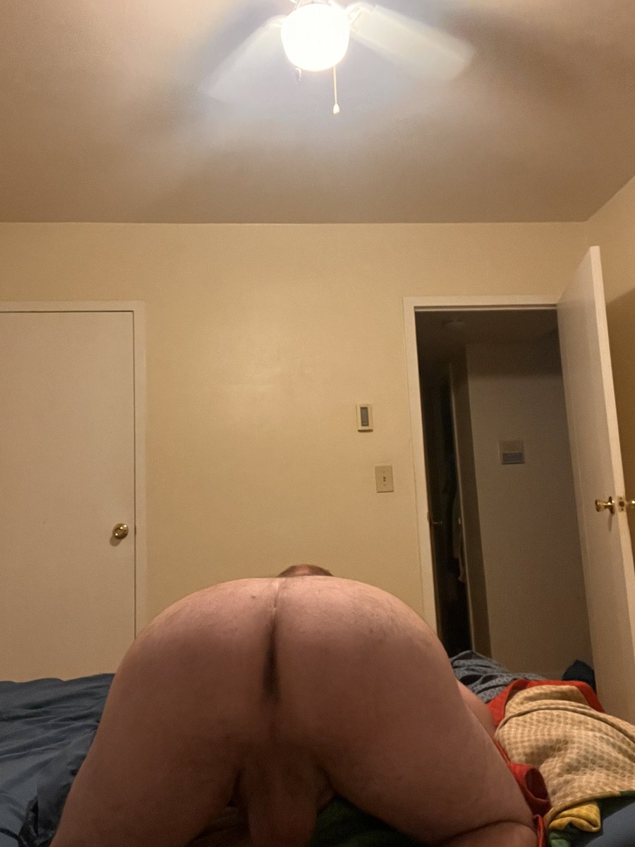 smoothlgbt's tweet photo. I want my ass fucked ! #MkE #gay https://t.co/J1K1uh4t4m