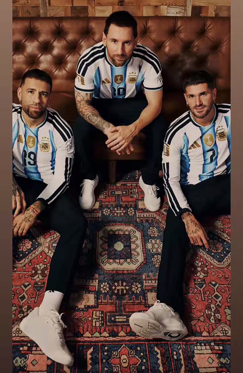 Haithamhh's tweet photo. #messi #ميسي 
#الارجنتين 
#نهائي_كأس_العالم 🤍💙 https://t.co/PNv89NJlDt