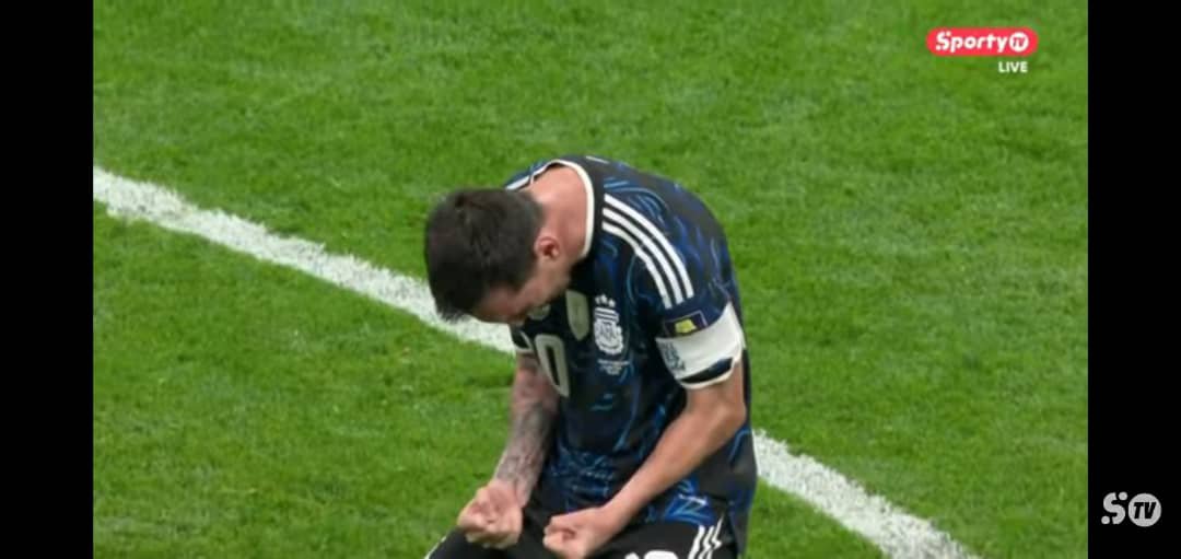 AZ_Genetics's tweet photo. @Esau_Matsiko We are lucky to have witnessed the football career of the football's G. O. A. T https://t.co/prPqwAT4QE
