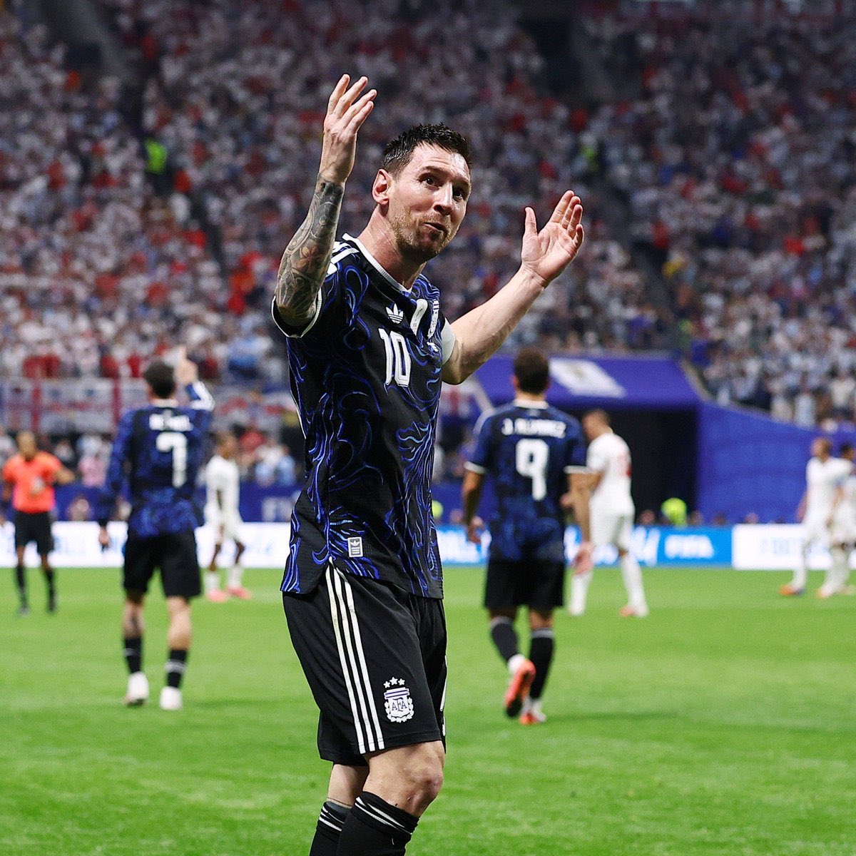 mycroftnft's tweet photo. GOAT 🐐 https://t.co/nPx3lKmD8c