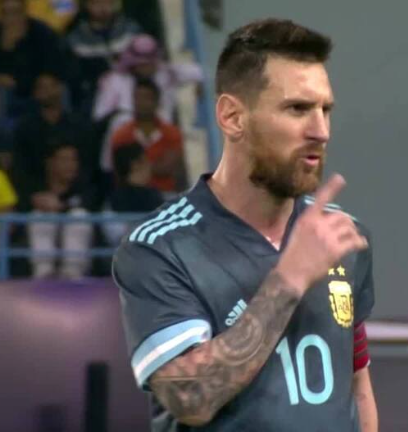 jasusalvation's tweet photo. @oaoj_dro @CentralDoBrega Messi é maior que a seleção do cachorrinho https://t.co/ET6c04e8Rp
