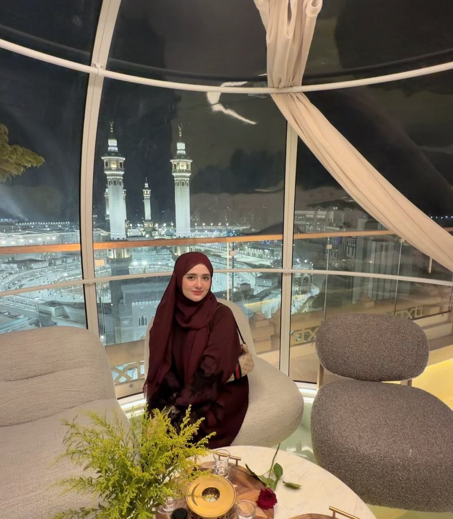 laiilatu_fitria's tweet photo. Covered with hijab, adorned with īmān, and content with what Allah has written for me. 🤎🌙

#Alhamdulillah #Muslimah #Hijab #Islam https://t.co/I5PYJaWx3P