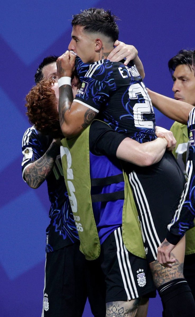 Mohxmmad's tweet photo. Enzo &amp; Barco 🇦🇷 https://t.co/BA5qzizPIk