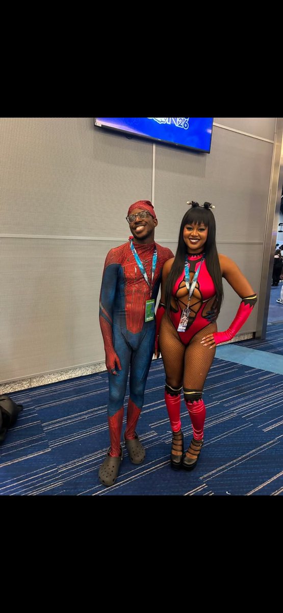 Camwitdabam's tweet photo. W dream con had a blast man https://t.co/bLl1p4Svnt