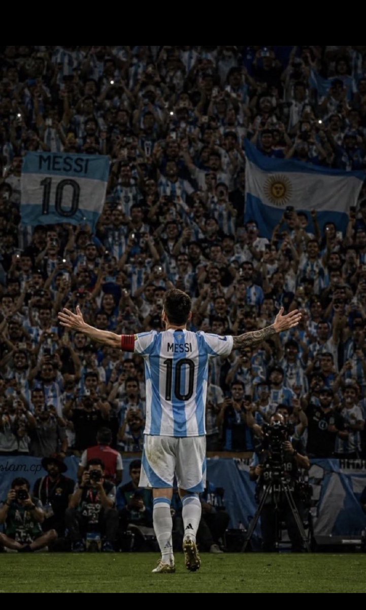 MohammadAli1032's tweet photo. للمره الثانيه على التوالي ميسي يقود الأرجنتين الى نهائي كأس العالم هو من جعل الملايين يعتقدون ان كرة القدم مؤامرة 🩵🤍

 #الارجنتين_انجلترا
#كاس_العالم_٢٠٢٦ https://t.co/JKwfF7dmwJ