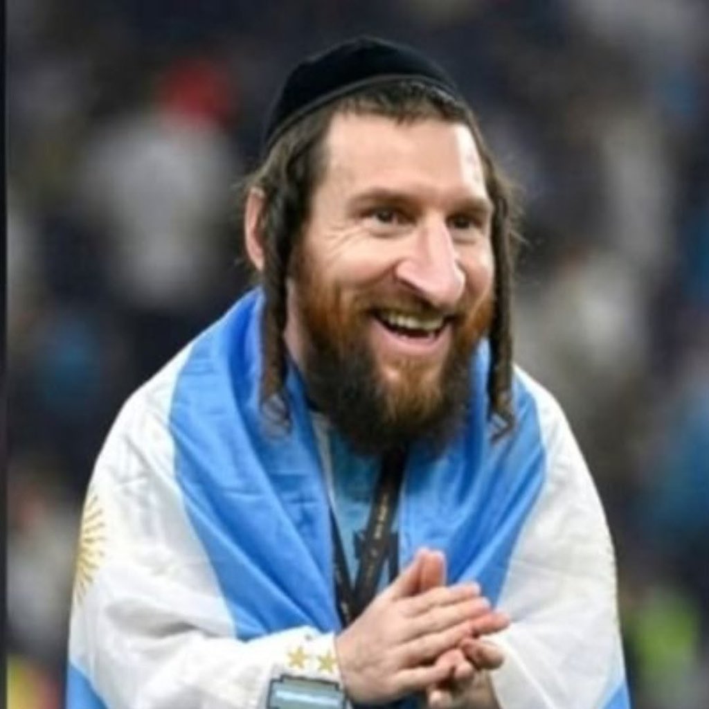 Panxo5711's tweet photo. messi se la meressi https://t.co/foZ5StwRRl