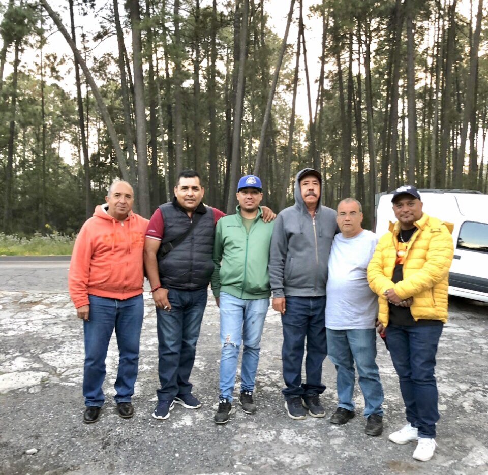 JOLUSAH's tweet photo. Se extraña y extrañan. 
#amigos #carretera #trabajo #viajes #música #nohaycamino https://t.co/I2PcUcbXc7