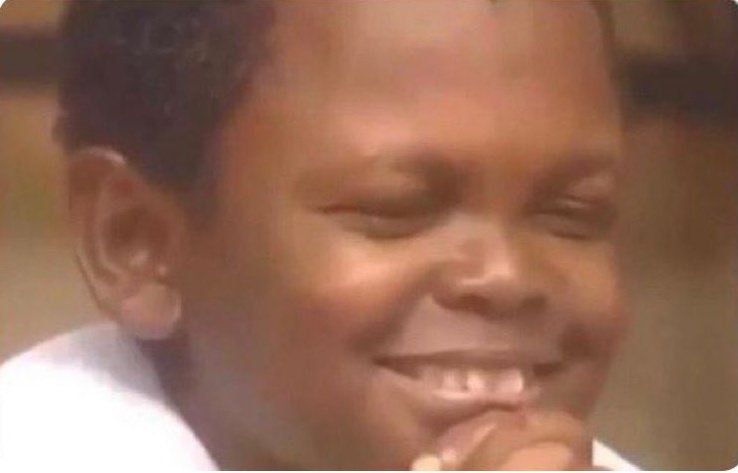 bonifacejoseph_'s tweet photo. Pedri  Achukue hii World, alafu tuanze kumuomba Bellingham picha za kombe la Dunia 😁😁 https://t.co/qTMYzQQGEN
