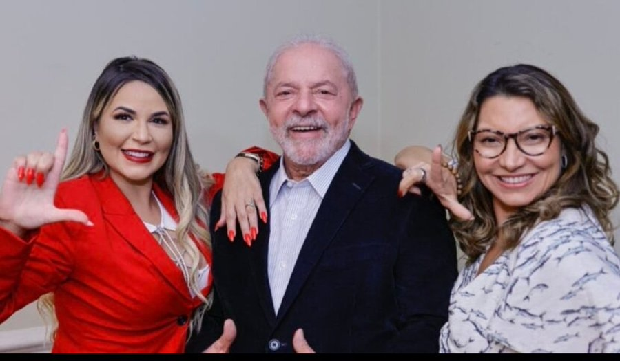 BarbutoRegina's tweet photo. @ErikakHilton Estão dizendo que é IA.
Não sei se é, mas essa aqui é verdadeira: https://t.co/dJptS6idq3