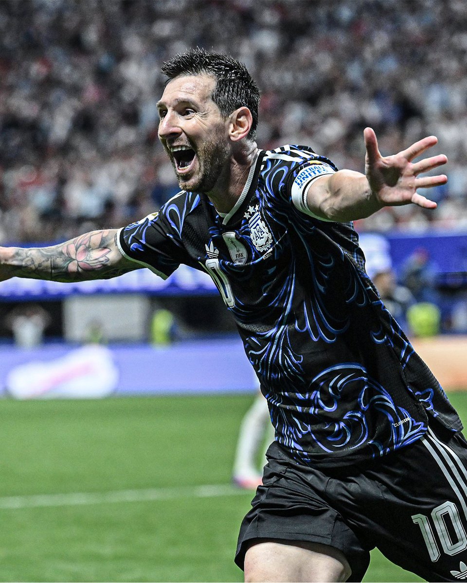 Its_Sommy's tweet photo. 2021- 2026 Messi >>>>>> 2006-2020 Messi https://t.co/YqukoepMvl