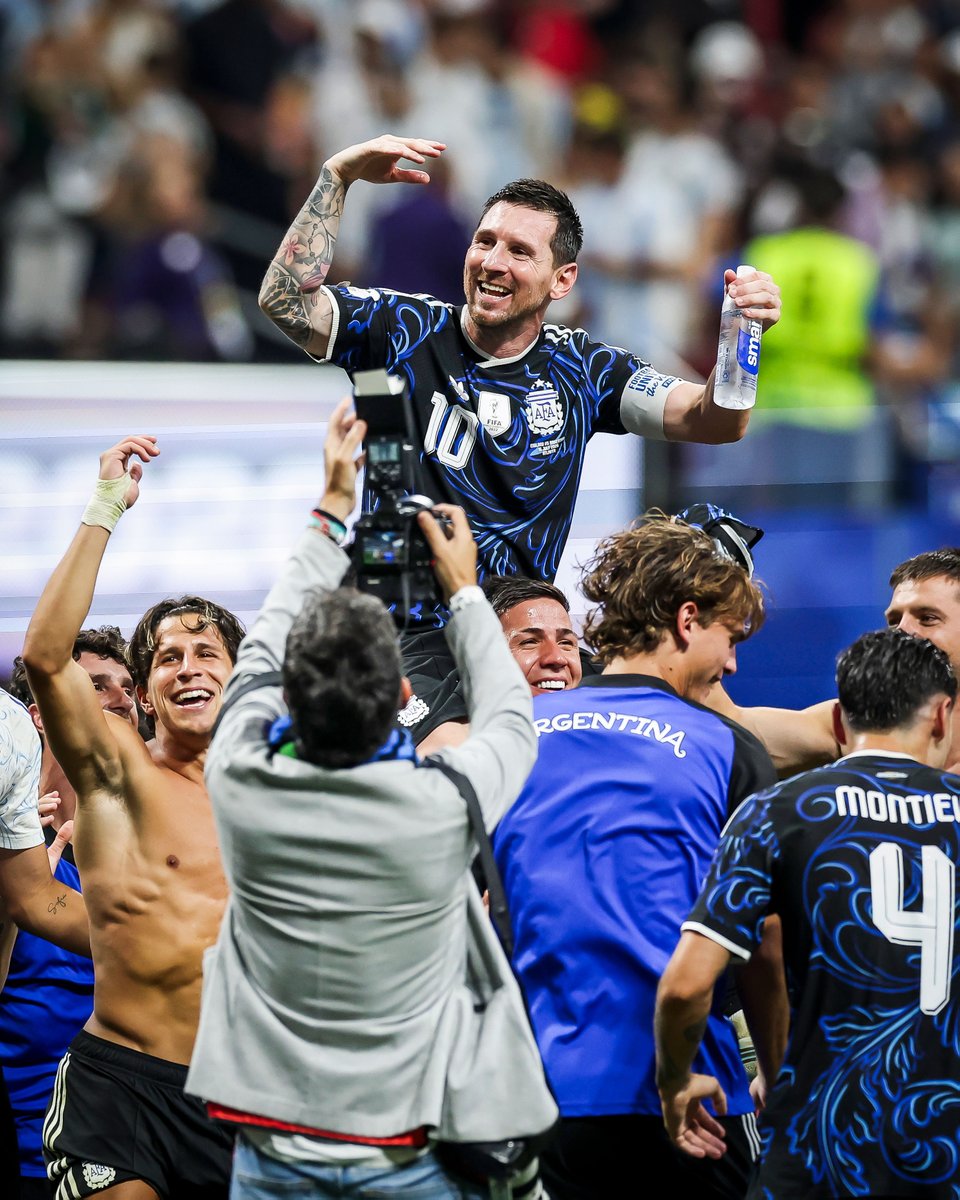 brfootball's tweet photo. 👑👑👑 https://t.co/Jw1x8B8147