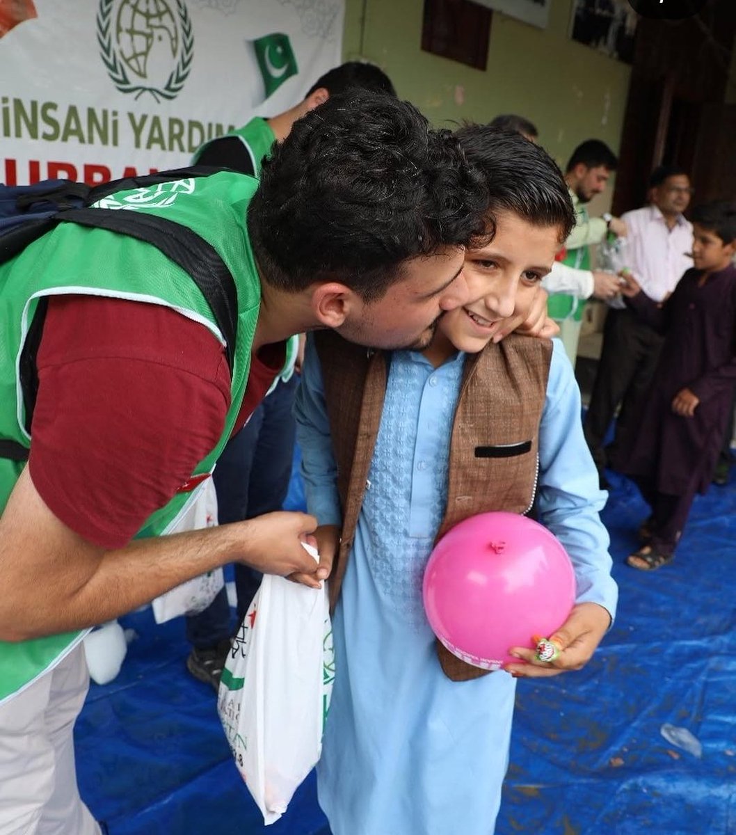 akif2934's tweet photo. “İHH, her şeyden önce gönüllere girmenin ve iyiliği yaşatmanın adıdır.” https://t.co/UABj7ocQiv