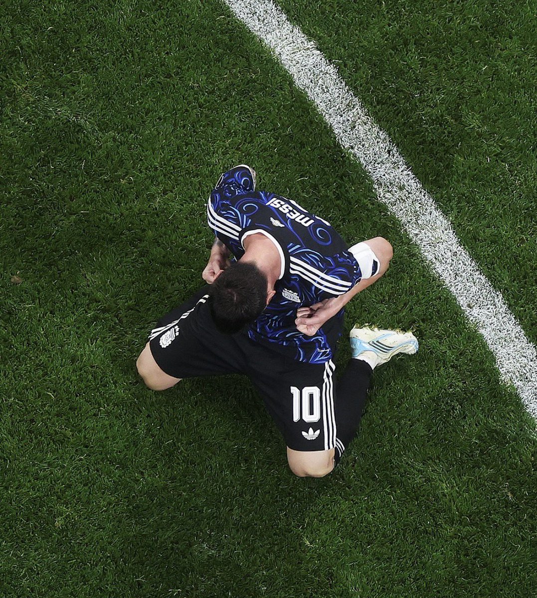 KeshavPulickan's tweet photo. He’s done it again

2 Assists in 7 minutes 
39years old MLS player cooking England  in World Cup Semifinal 😌

GOAT👑

#GOAT #Messi #VamosArgentina https://t.co/qYTGRnaNVX