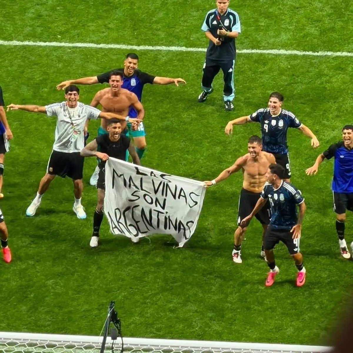FedeSanchez95's tweet photo. @England @taticiviello https://t.co/ii1a1GFmf1