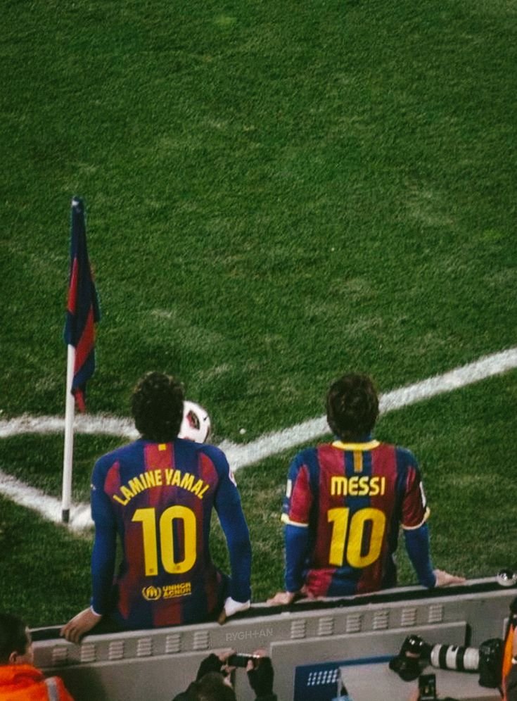 kfndzz's tweet photo. A camisa 10 do Barcelona pesa. https://t.co/oylnXlTGNS