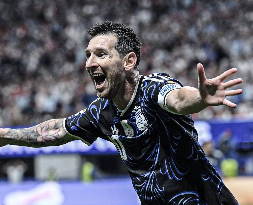 VocalJack1's tweet photo. Lionel Andrës Messi is the greatest there was, the greatest there is, and the greatest there would EVER be in football. 

You can quote me ANYWHERE!!!!!

#Messi #Argentina 
#ENGARG 

#AndTheyHaveNotKnown🎯 https://t.co/cQxxAaHxS1
