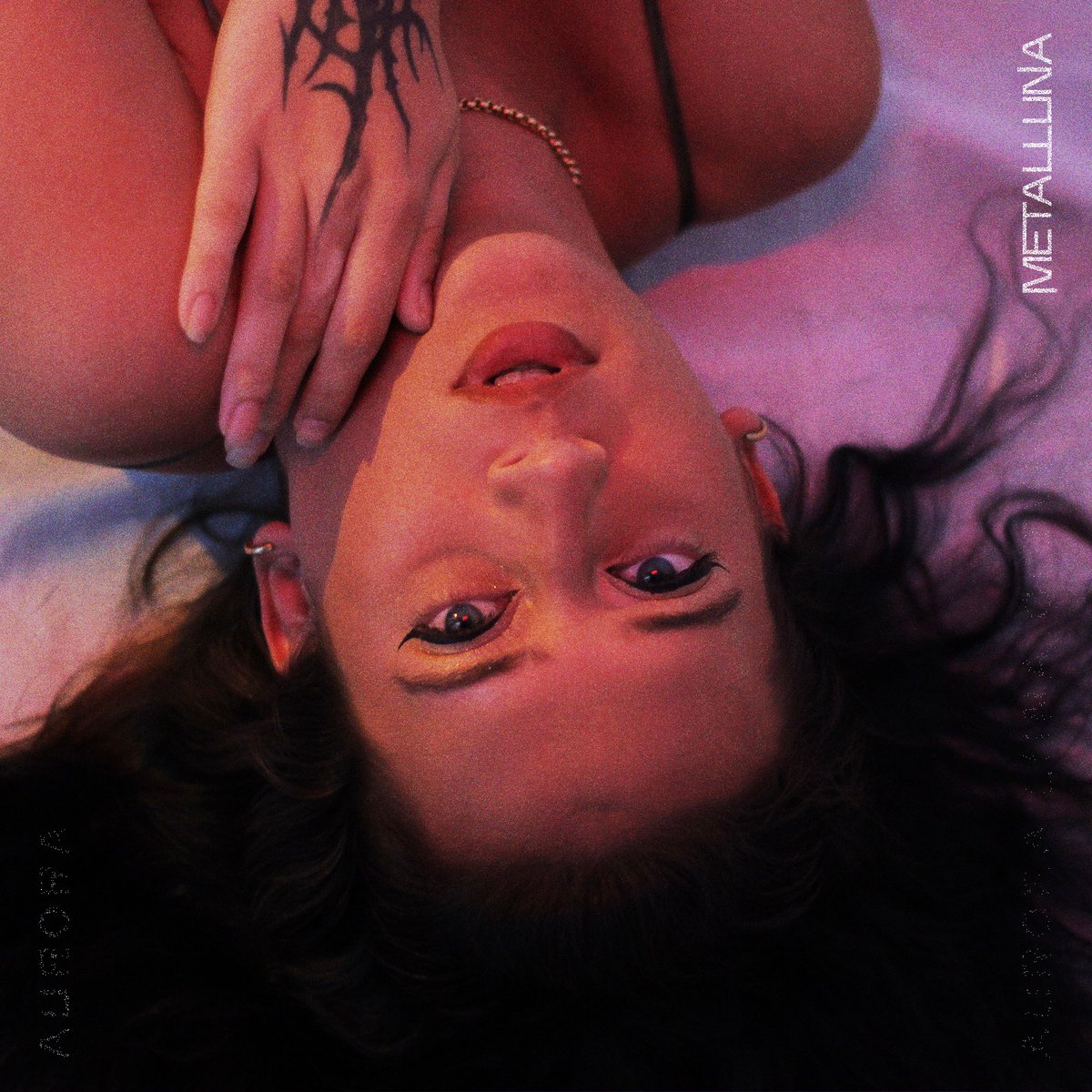 metallunaa's tweet photo. CAPA DO MEU EP “AURORA” QUE SERÁ LANÇADO NO DIA 20.07.2026

Como os primeiros raios de sol, AURORA marca o meu amanhecer enquanto produtora musical.

IDV: @marcelorodjr 
Mix e Master: @FylFerro https://t.co/phq77qs68v
