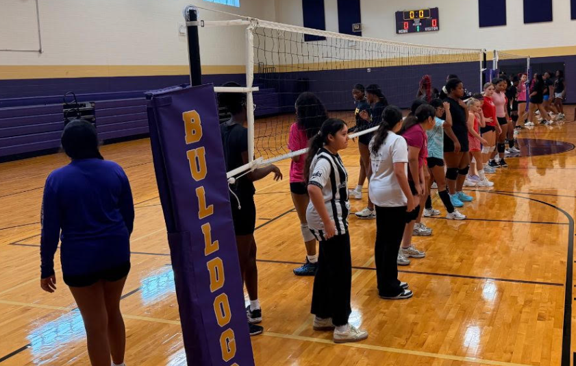 JohnStem_EISD's tweet photo. ๐๐พ Volleyball skills, teamwork, and Bulldog pride were on full display at Everman Volleyball Camp this week! Our future Bulldogs worked hard, learned new skills, and had a great time on the court. Thank you to everyone who made camp a success! ๐๐ #Everman #PAWSitiveBulldogs https://t.co/VZDB0gYjOT