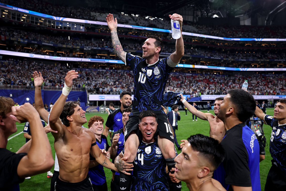 andresNadf's tweet photo. Lo intentaron por todos lados, se inventaron todo tipo de conspiraciones para minimizar cada triunfo en lugar de disfrutar del mejor jugador del mundo. Hoy el fútbol les pone la final que menos querían.

Dichosos los que si apreciamos el buen fútbol. ¡Que final tendremos en New Jersey!