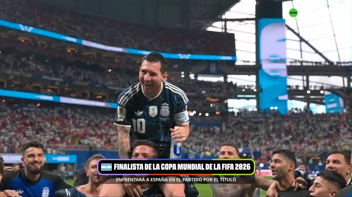 Golpeduro342641's tweet photo. Para estos hombres, la camiseta no es una carga,es una armadura tejida con gritos de GOOOL. Al fútbol se juega con el corazón ardiendo para recordarnos q este suelo sagrado late al ritmo de una pelota. https://t.co/yQ5of1hNXM