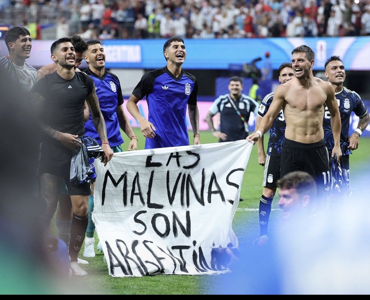 ceciliaBritto1's tweet photo. #MalvinasArgentinas 🇦🇷 https://t.co/LJCUXQfei4