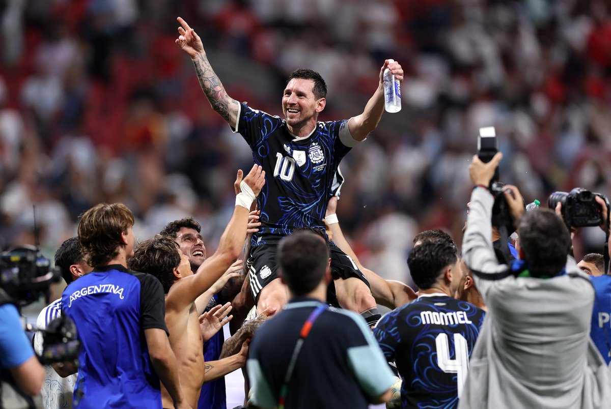 matiasbaldo's tweet photo. Empiezo por el final, terminaré por el principio.

Messi contra España, el país donde se formó y al que pudo haber representado.

Una más, 10. Una más. https://t.co/OqEOoTczY1
