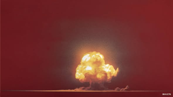 ChikatsuHayashi's tweet photo. 【 １９４５年７月１６日 トリニティ実験の嘘 。明後日１８日は日本プレスセンタービル９階で記者会見！ 】

“ 人類初の核実験成功 ” は 偽装、捏造、フェイク ！

新刊『広島・長崎   悲劇の正体』「第３章トリニティ実験の不都合な真実」をご覧ください。

https://t.co/lmlUPSn5EV　書店やアマゾンでは扱っていないようです。

📷 明後日１８日１４時からは、偽装原爆をテーマに、日本プレスセンタービル９階で出版報告記者会見！

ユーチューバー、メディア、スマホで拡散していただける方、予約なし（無料）でお越しください。日比谷公園前です。

偽装まみれの人類・・・・・・。