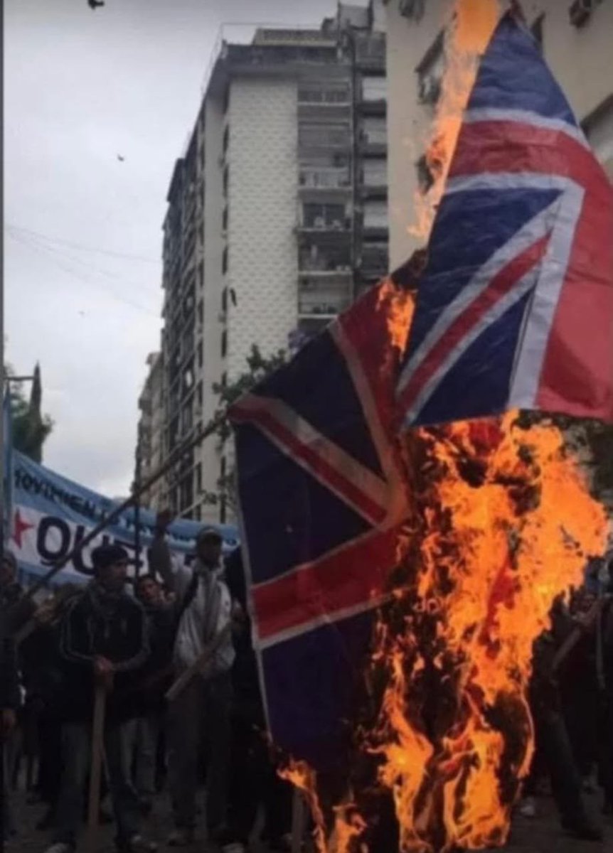 martincasm_'s tweet photo. @England LOS CAGONES NO HACEN HISTORIA LA CONCHA PUTA DE TU MADRE, ARGENTINA Y NADA MAS https://t.co/jM2v9my4i1