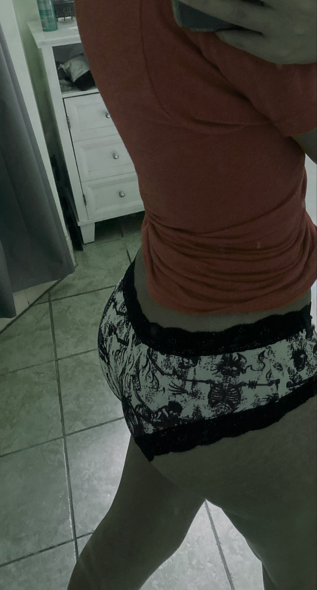 MaxAttackMarz's tweet photo. #nsfwtwt intro / #Moothunt  pt2

Max + Marz!
-19/20
-hard/soft kinks 🔪🧸
-Mostly couple stuff! 🫂

♡/⟳ for moots!
We dont take anything too seriously 🙂‍↔️
Dms open! https://t.co/IUOzYIbyoG
