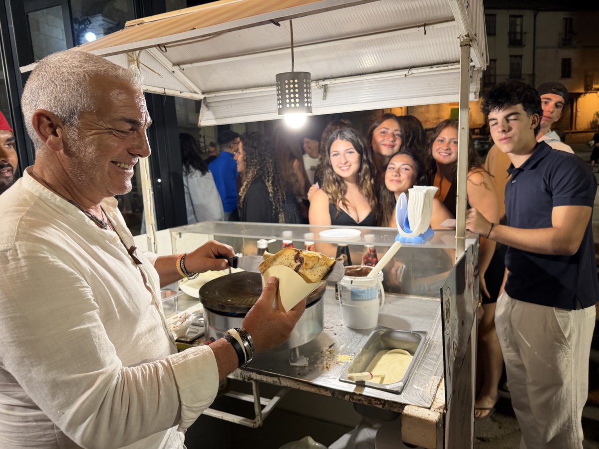 CentroScuolaTor's tweet photo. Crepes after dinner https://t.co/So6ioG6HmB