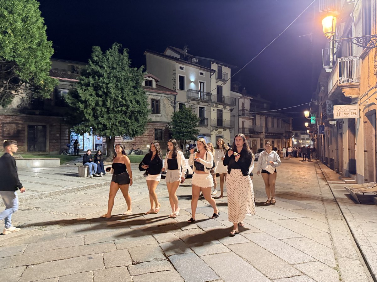 CentroScuolaTor's tweet photo. Crepes after dinner https://t.co/So6ioG6HmB