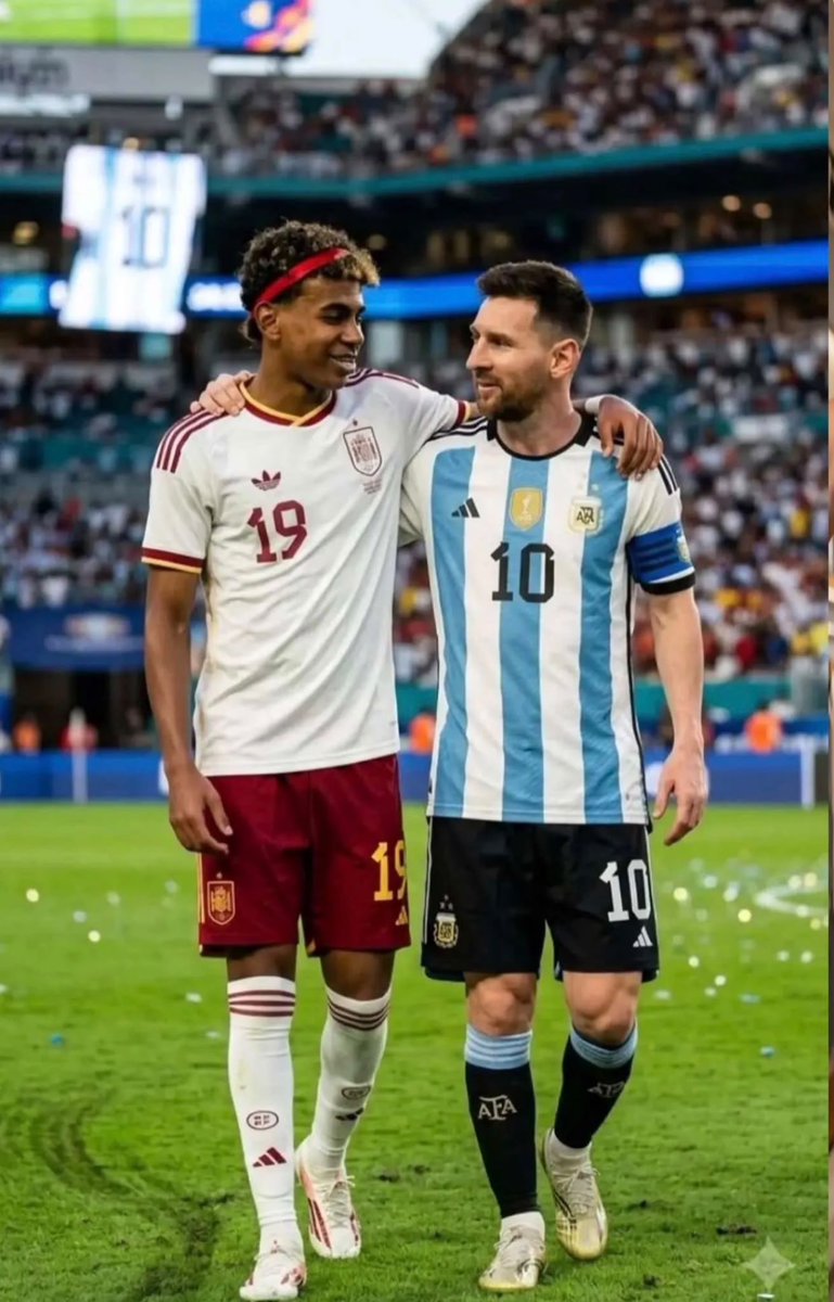 amarabdeen_'s tweet photo. بالحالتين مرتاح والله  ثنينهم عيالنا 

ربع كرستيانو طلعو بره الموضوع 😅
#الارجنتين_إنجلترا https://t.co/FX8naODpkt