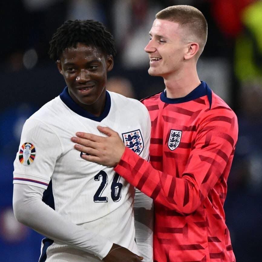 UtdBart's tweet photo. 0 minutes and left at home.

“Rice” and “Anderson” are nothing but energetic shin kickers who haven’t got a line breaking pass between them.

This country chooses passion merchants over technically gifted footballers. https://t.co/5kru3c3eCS