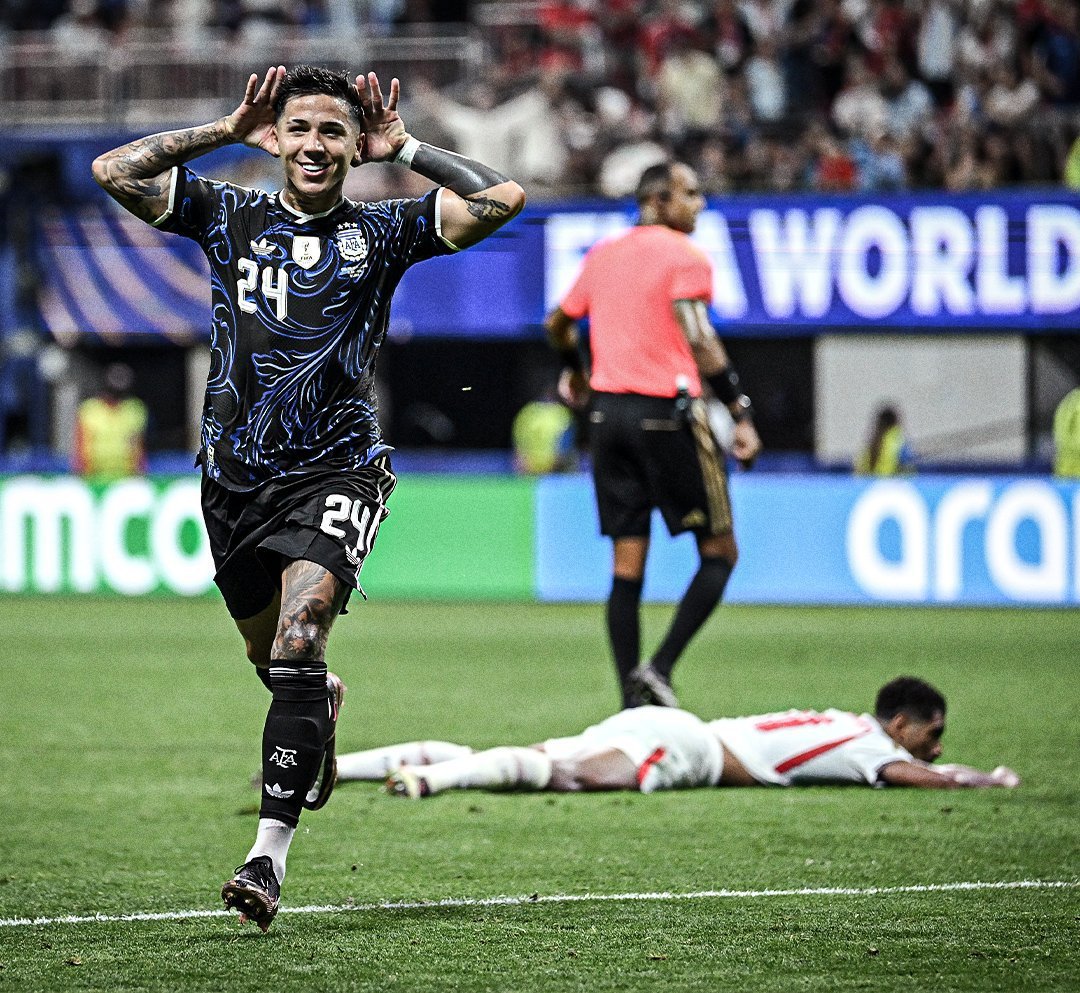 anonymous3oou's tweet photo. @john322226 Messi no fit kill u bro na u wan kill yourself... Otele https://t.co/PJpotnNlym