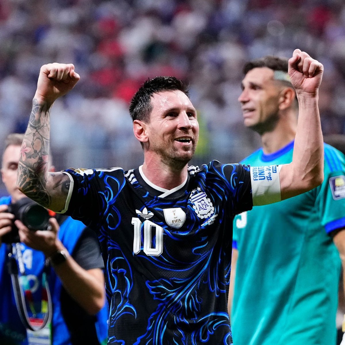 ActuFoot_'s tweet photo. Le meilleur joueur de l'histoire de ce sport.

Celui qui vous cite quelqu'un d'autre est de mauvaise foi. https://t.co/h9njnHo7xY
