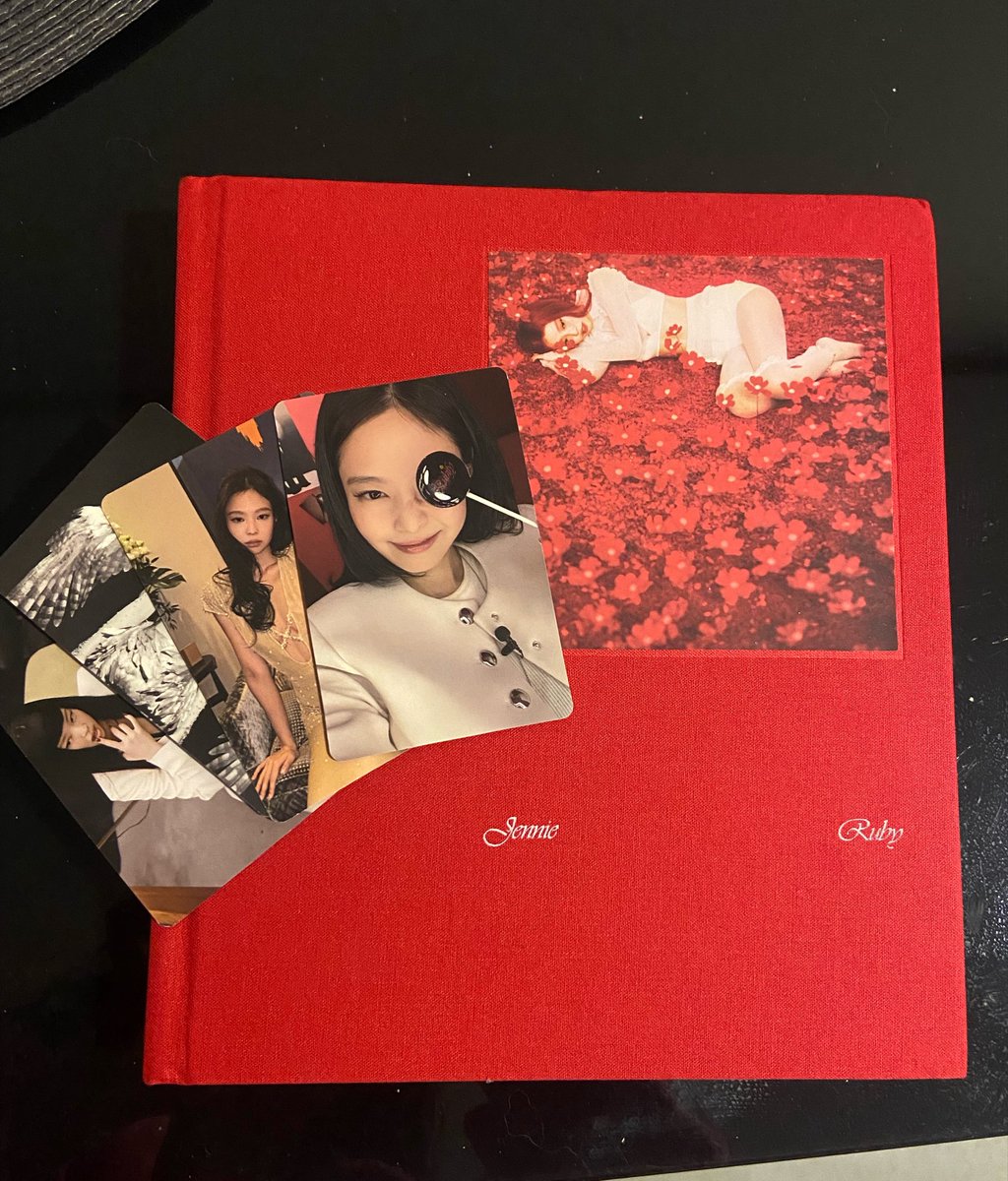 jennvsgf's tweet photo. feedback super positivo pra @lanapallet que me vendeu esse álbum do Ruby no precinho, chegou tudo certinho, bem embalado e com brindes lindos, ela foi super rápida pra fazer o envio, muito obrigada amg 🥹🩷 https://t.co/ICtb7xCua6