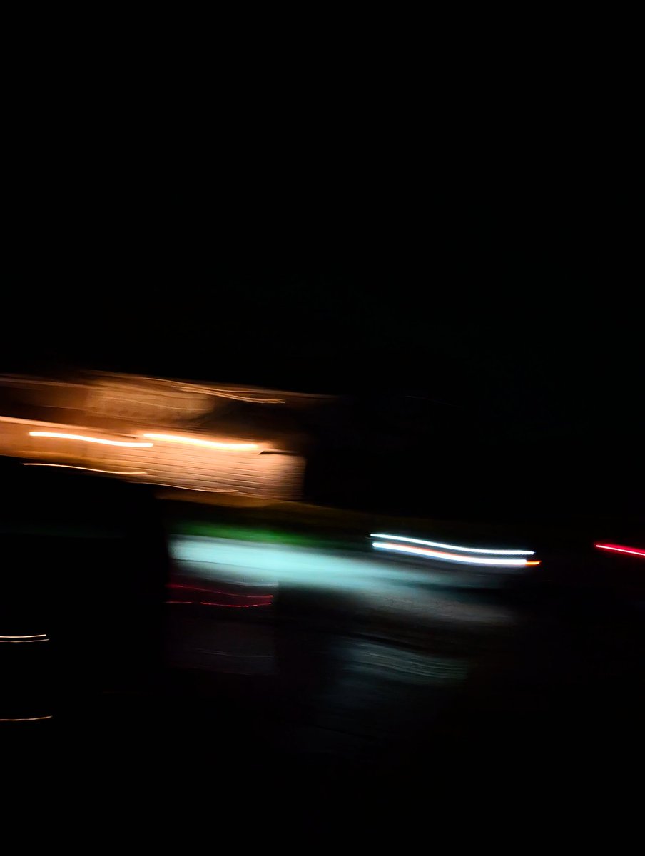 visionmandala's tweet photo. #lightspeed #freeze #light #slowmo #visualmedia #photography https://t.co/wigo5yB6zJ