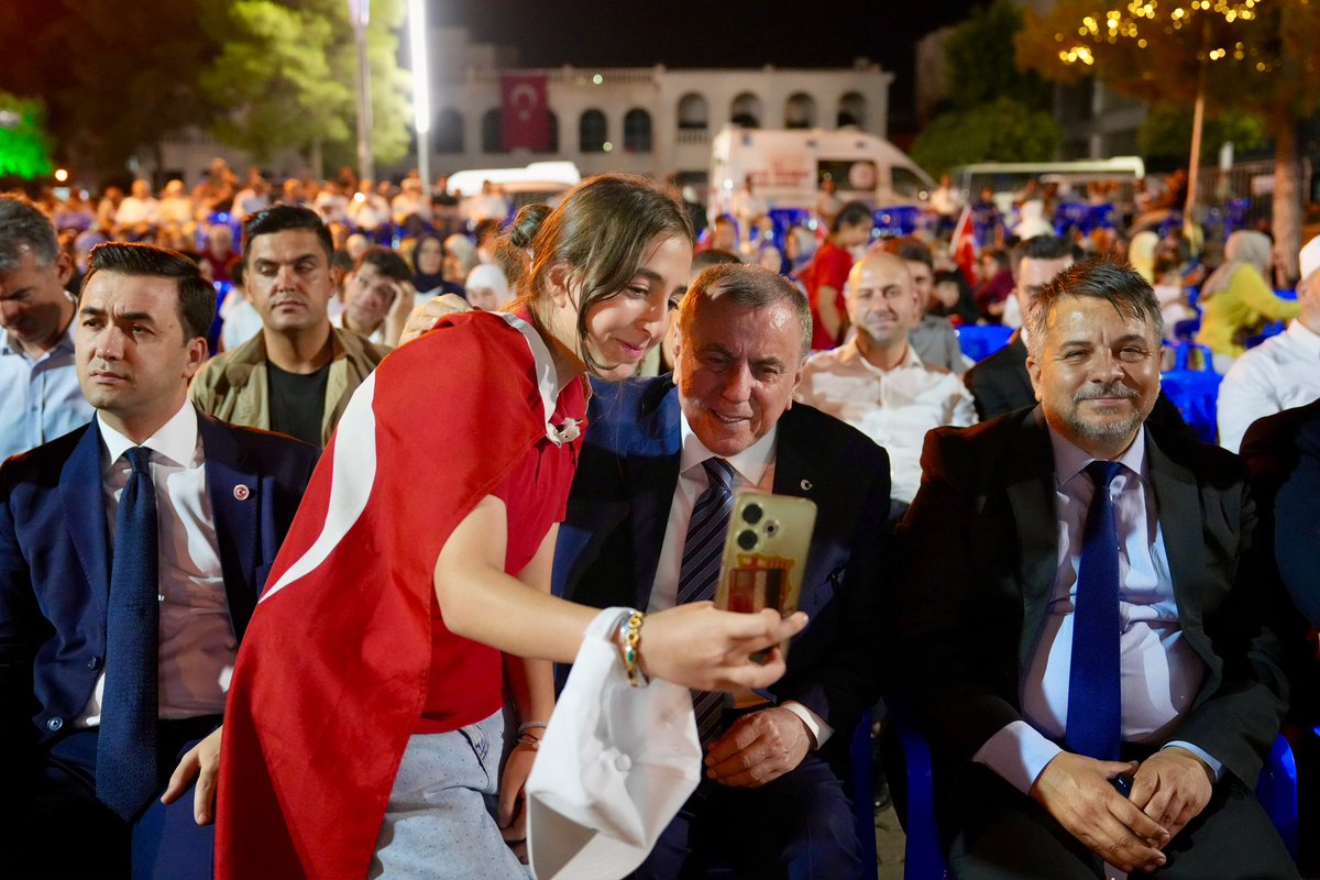 veysisahinn47's tweet photo. 🇹🇷

15 Temmuz Demokrasi ve Millî Birlik Günü’nü, hemşehrilerimizle birlikte aynı inanç, aynı ruh ve aynı kararlılıkla idrak ettik.

Gün boyunca düzenlenen halk koşusu, resim sergisi, anma programı, Kur’an-ı Kerim tilaveti, sinevizyon gösterimleri, ilahiler ve diğer etkinliklerle, milletimizin 15 Temmuz gecesi yazdığı kahramanlık destanını bir kez daha yad ettik.

Bu anlamlı günde bizlerle birlikte olan tüm hemşehrilerime gönülden teşekkür ediyorum. Aziz şehitlerimizi rahmetle, kahraman gazilerimizi minnetle anıyor; millî irademize, demokrasimize ve bağımsızlığımıza daima sahip çıkmaya devam edeceğimizi bir kez daha ifade ediyorum.

15 Temmuz’u unutmadık, unutturmayacağız. 🇹🇷