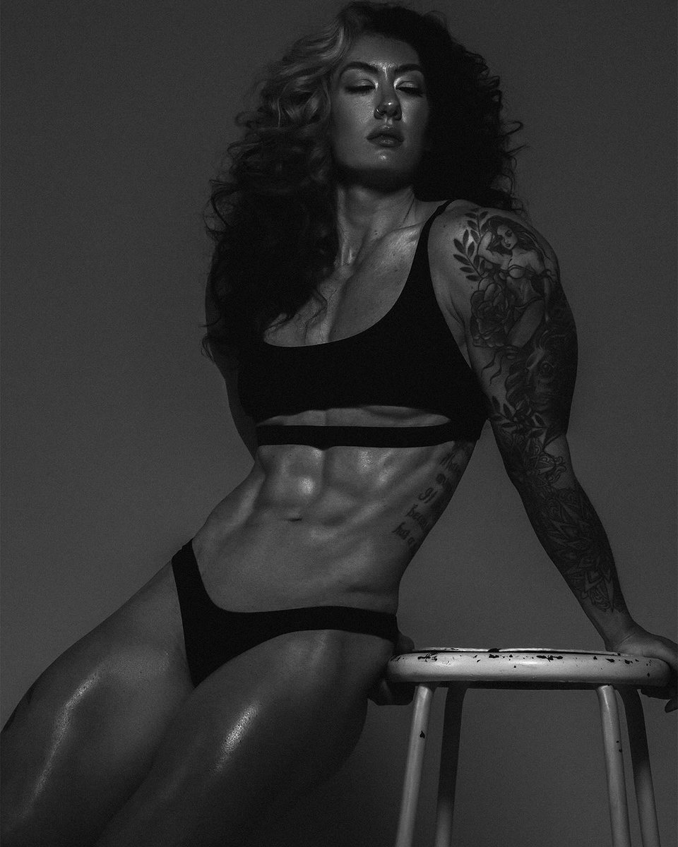 amazonianbeaut3's tweet photo. Still her best photoshoot 📸 #NatashaAughey https://t.co/fwEg4W5gyV