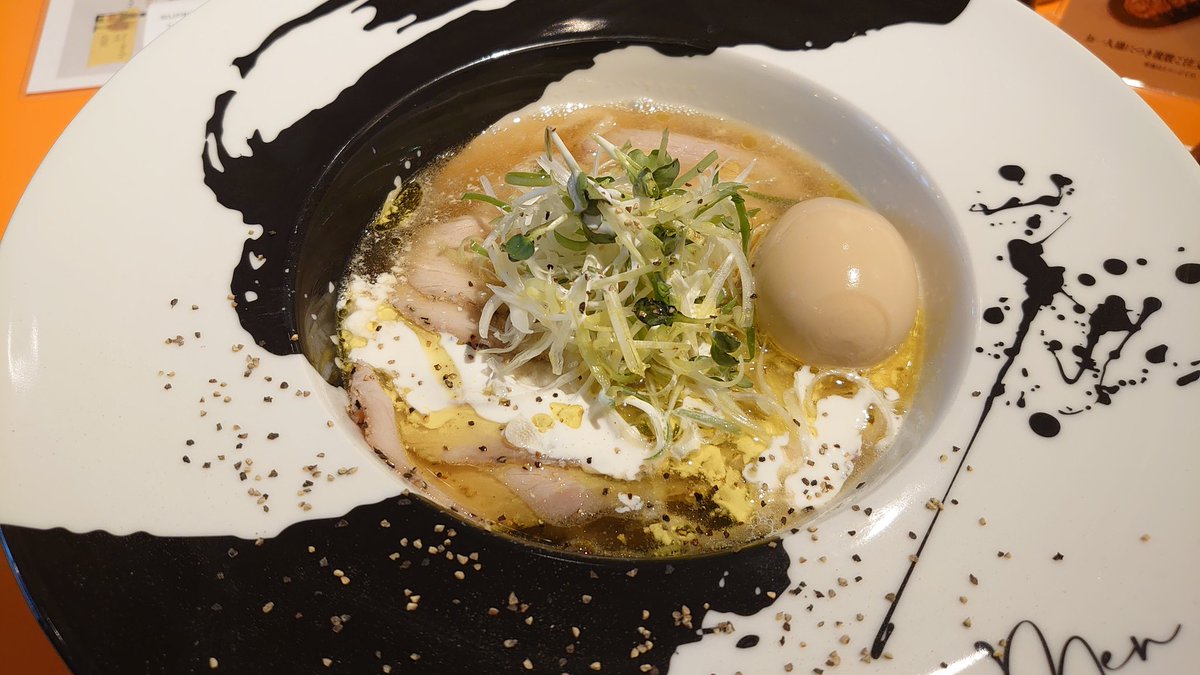 masaharu0849iw1's tweet photo. 昨日の昼ごはんはコチラ
#SUPERMEN 『SUPERYELLOW』
毛筆感のあるデザインの器にクリーミーナスープのラーメン
昼時前後は、オフピーク割!?の料金設定でトッピングがなんと無料
大変美味しゅうございました
#たちばなさきさんいただきます
#さきすき #うたぱ #みかん #フレンチラーメン https://t.co/S2w9siSWhT