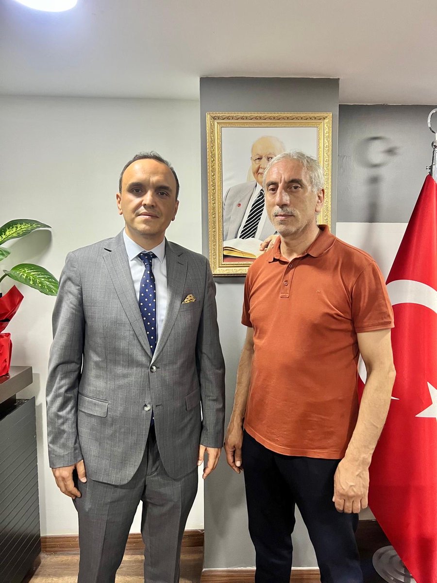 muratbasgop's tweet photo. Hayırlı olsun ziyaretine gelen Küçükköy esnaflarından Ali Rıza  Atbaş beyefendiye nazik ziyareti için teşekkür ederiz. https://t.co/hmwAlSkdVT